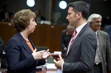 ЕС спира износа на оръжия за Египет и ще преразгледа помощта