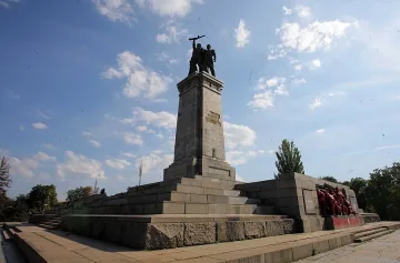 5000 танка и 300 000 бойци в Операция "Дунав"