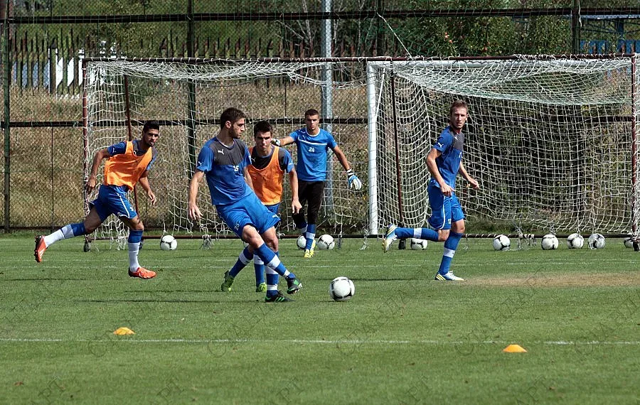 Сплотяват "Левски" с обяди