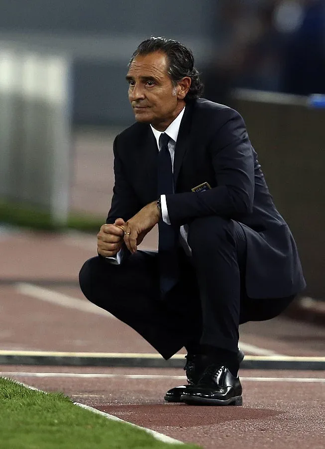 Италия ни плаши с Тоти и Алекс