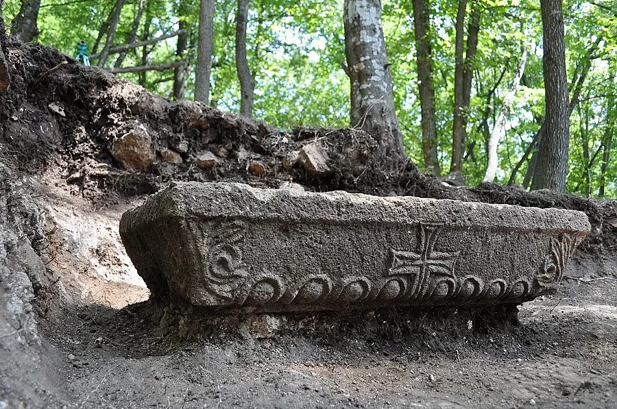 Находки от Желязната епоха откриха в "Глухите камъни"