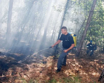 Хасковско пламна от няколко места 