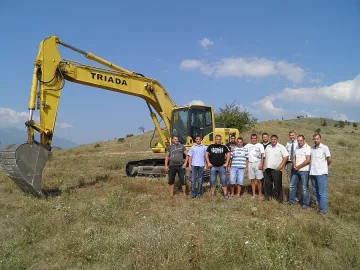 Строят център край Разлог за лечебна езда