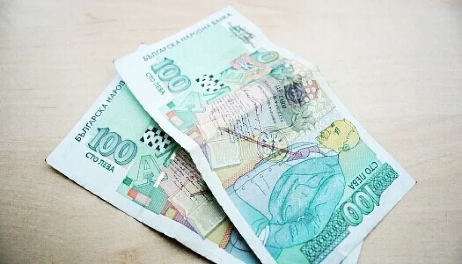 12-годишен отмъкна несесер с 400 лева от магазин