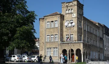 Задържаха 14-годишен за фалшив сигнал за бомба в Шумен