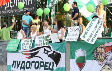 Сандвичи и интернет пощуриха "Лудогорец"