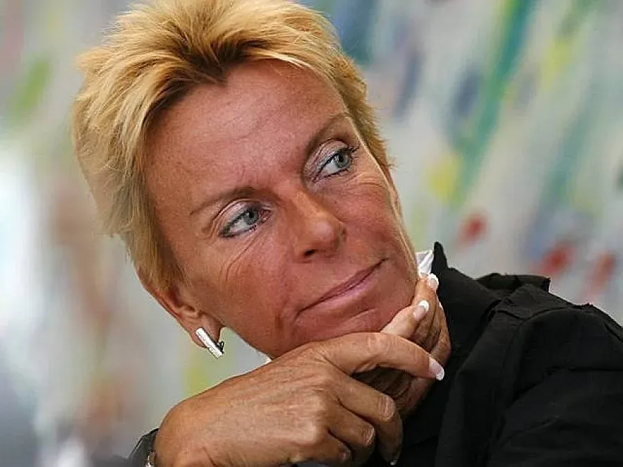 Шефката на "Базел" заля Испания с кучета