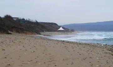 Русначето, затрупано с пясък, е извън опасност