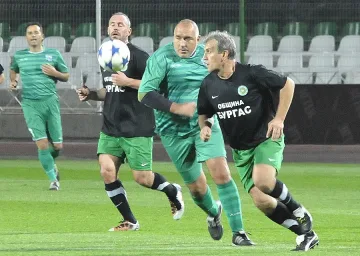 Бойко Борисов вече е професионален футболист