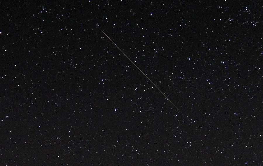 Наши астрономи следят нов вид обект в Слънчевата система