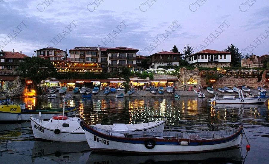 Иракчани и иранци обикалят Чудесата