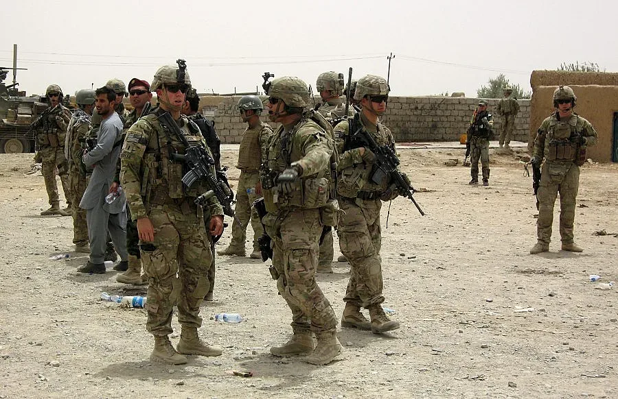 Полша съкращава броя на войниците си в Афганистан наесен