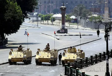 Египетската полиция в сблъсък с поддръжници на Мурси