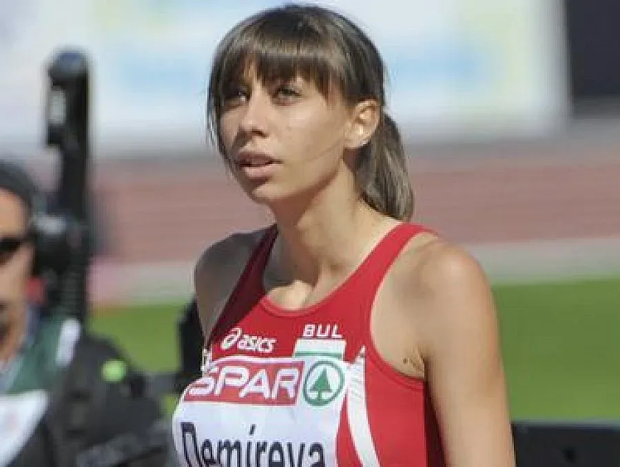 Демирева плаче след провала