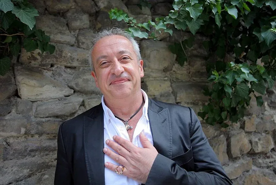 Стефан заменя "Уолстрийт" с галерия