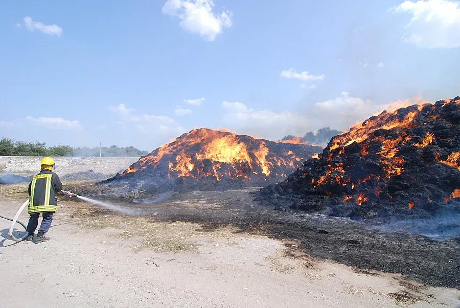 Спасиха пункт за мляко от пожар на косъм