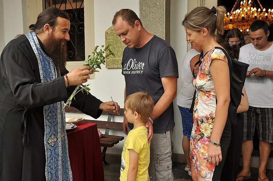 Стотици миряни се поклониха на Богородица Милостива от Клисурския манастир