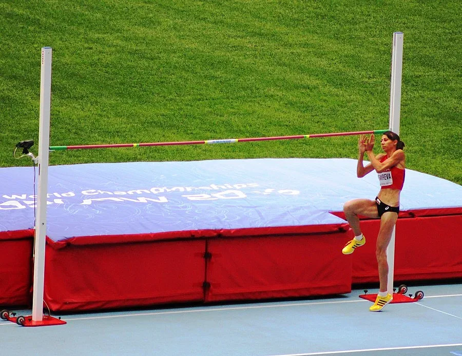 Демирева приключи в Москва със 183 см