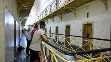 Лондон е на колене. Опасни престъпници плъзват по улиците