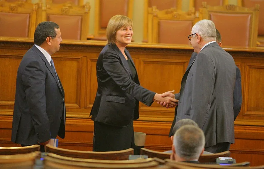 Георгиева: Обмисляме изграждане на нов национален стадион 