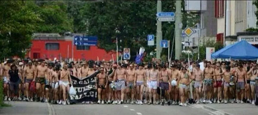 Враг на "Лудогорец" остана по гащи