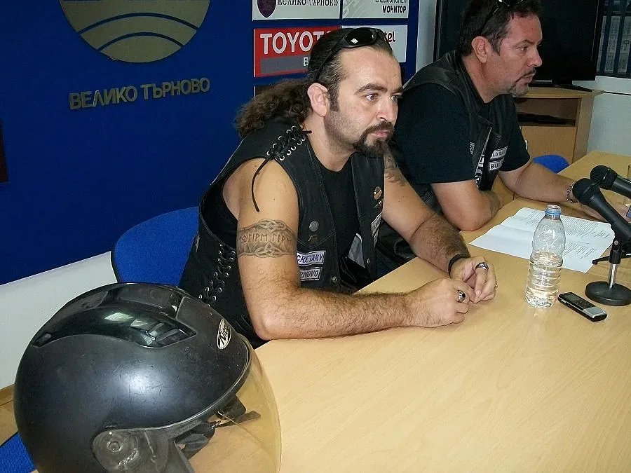 "Юрая Хийп" с Джон Лоутън забиват пред Асеневци