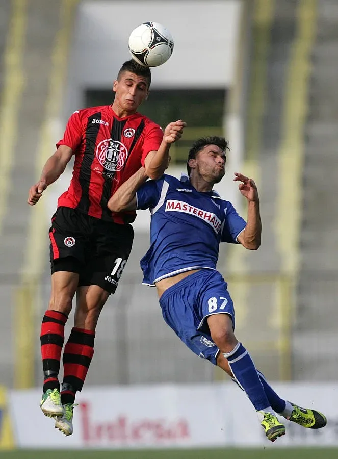 "Локомотив" (София) се наложи над "Черноморец"