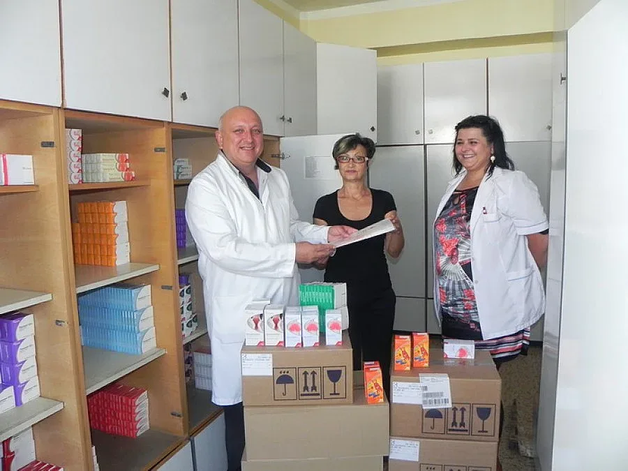 БЧК дари лекарства на кърджалийската болница