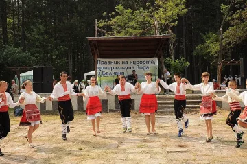 „Балканът пее и танцува" на Иванчова поляна