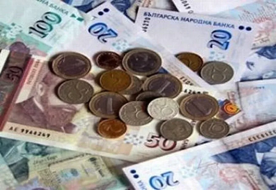 20-годишна тегли кредит, за да го даде на изманици