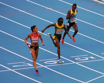 Ивет на полуфинал на 100 м в Москва