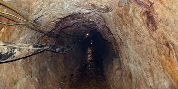Минимум 8 загинали при инцидент в индийска мина 