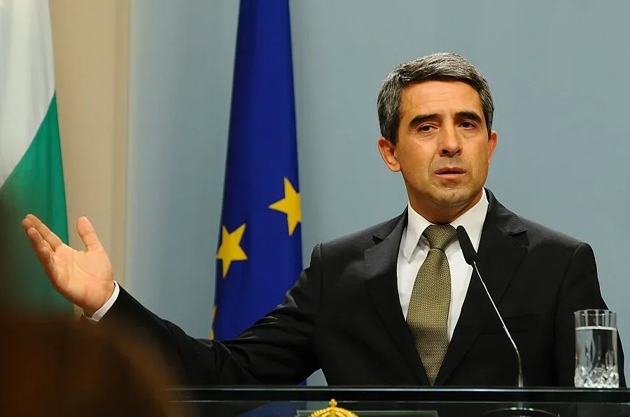 Бареков зададе два въпроса към Плевнелиев