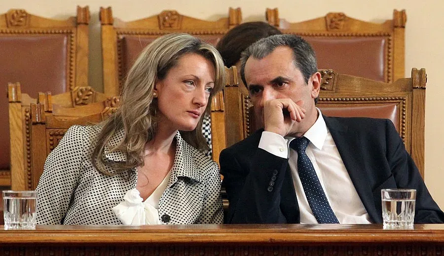 Тристранката гледа бюджета на 15 август