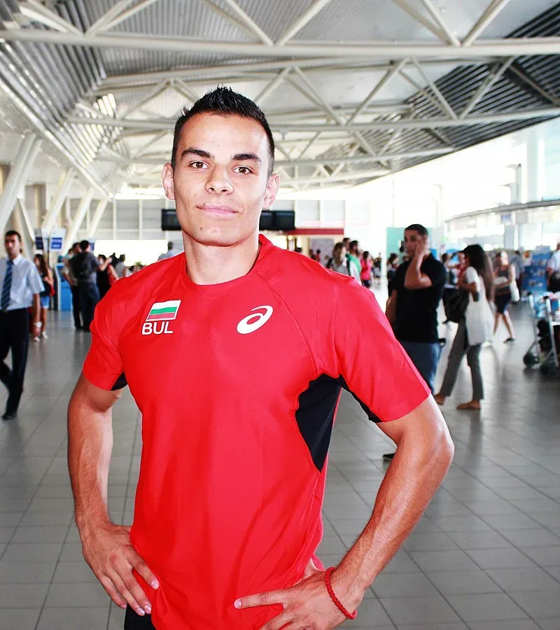 Денис срещу 78 в спринта на 100 м в Москва