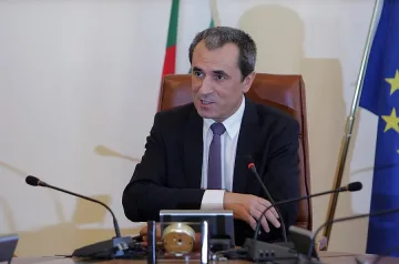 Само у нас има протести при отпускане на колана