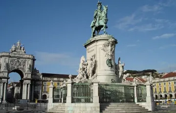 Португалия реже с 10% пенсиите на чиновниците