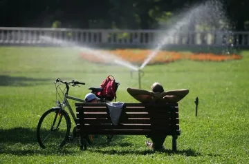 Слънчево и горещо ще е времето утре