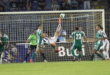 Чакат ни балканци, "Селтик" и "Базел"