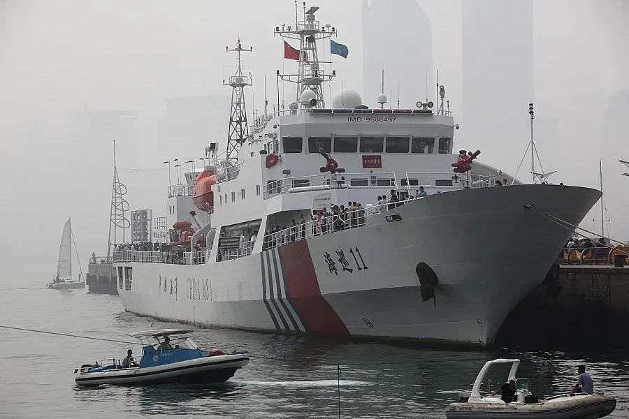 Китайски кораби навлязоха в спорни териториални води