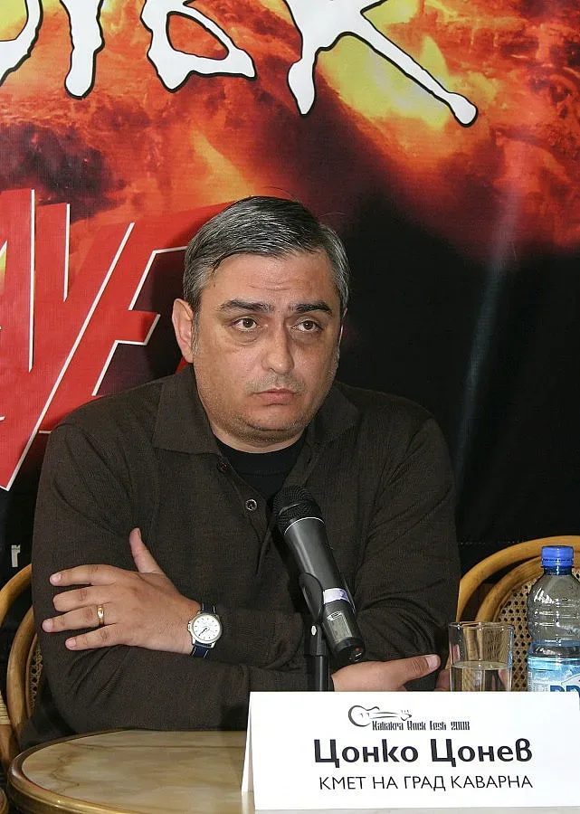 Французи произвеждат дървени къщи в Каварна