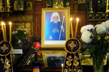 В цялата страна отслужиха литургии за патриарх Максим