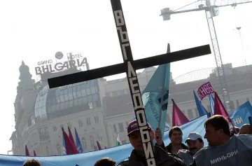 Миньори заплашиха с блокади на магистрали