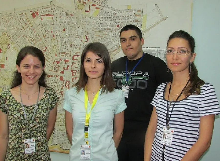 Стажанти в общината вместо на море