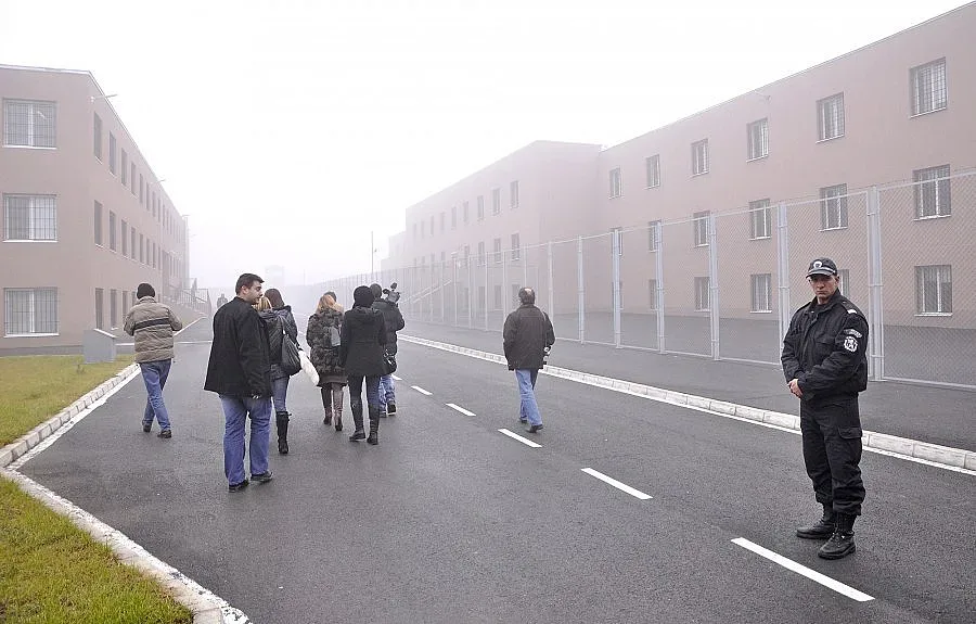 Задържаха 19 нелегални имигранти на границата с Турция