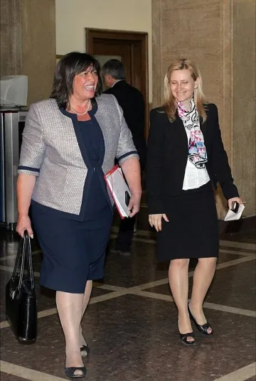 Съветник чака кмет да му плати GSM-а