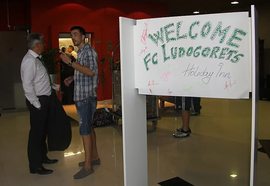 Цистерни с вода посрещат "Лудогорец"