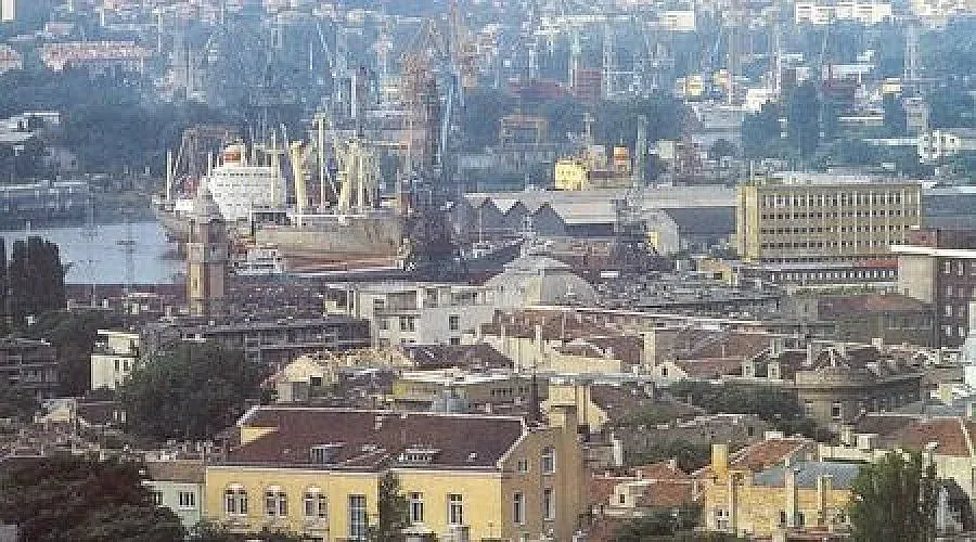 Държат в ареста варненец до екстрадицията му в САЩ