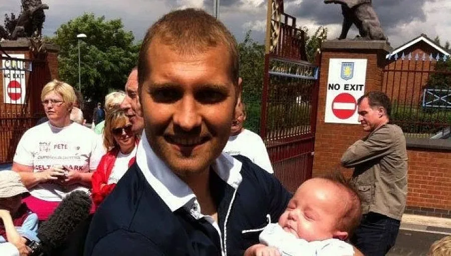 Стенли започна да се усмихва