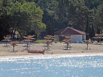 Окупират Евксиноград по въздух, суша и море